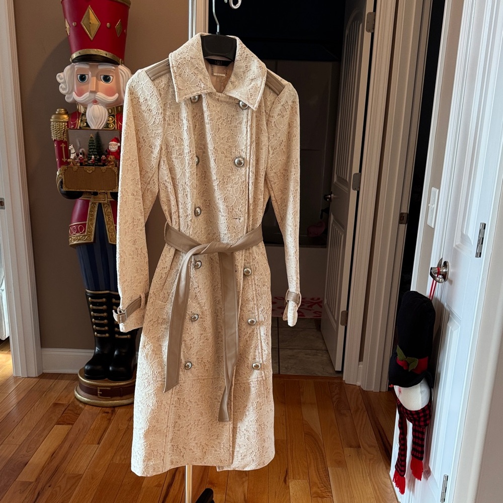 G.I.L.I. Cream Lace Outerwear